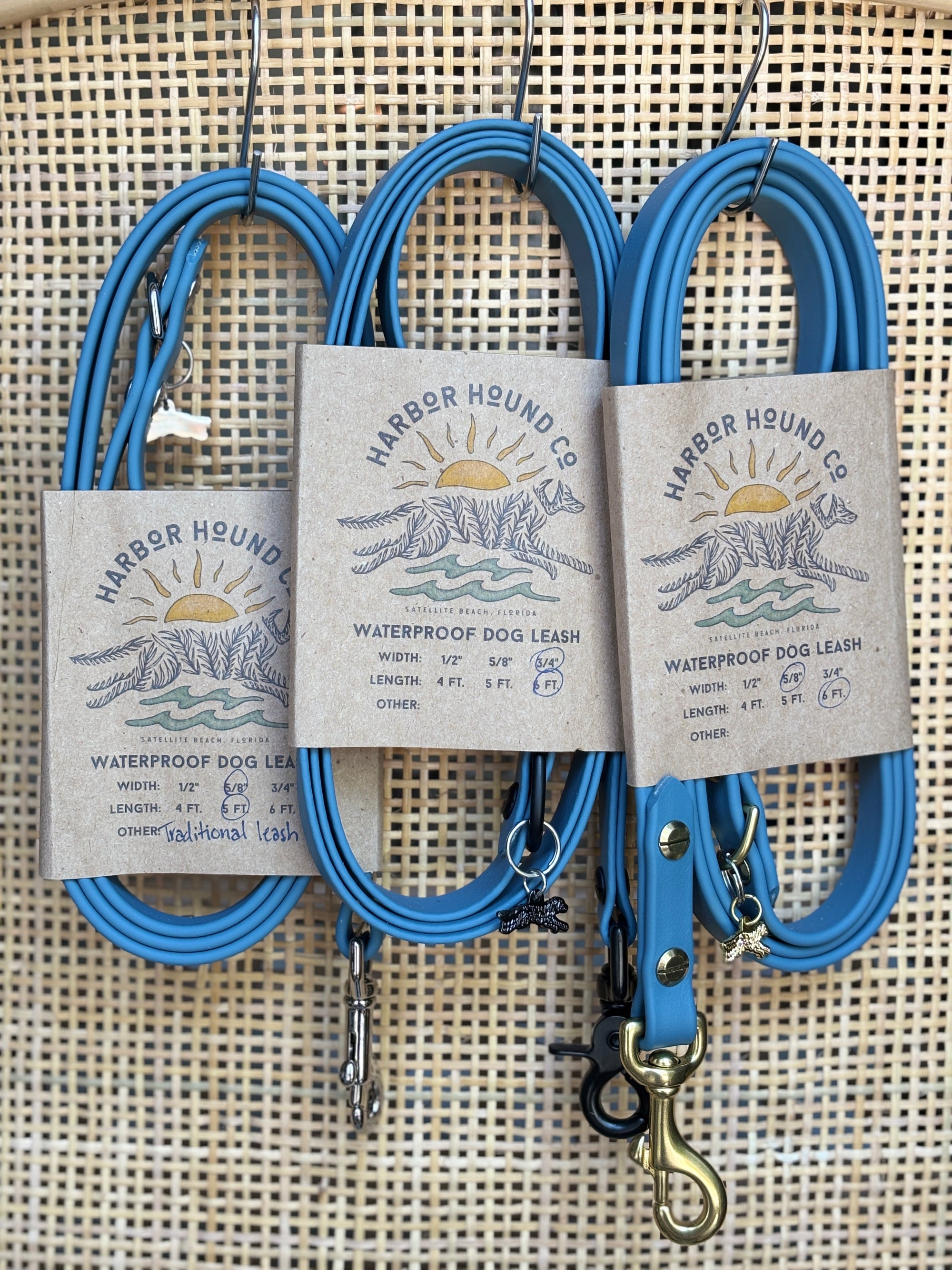 MOUNTAIN SLATE Traditional Style Leashes