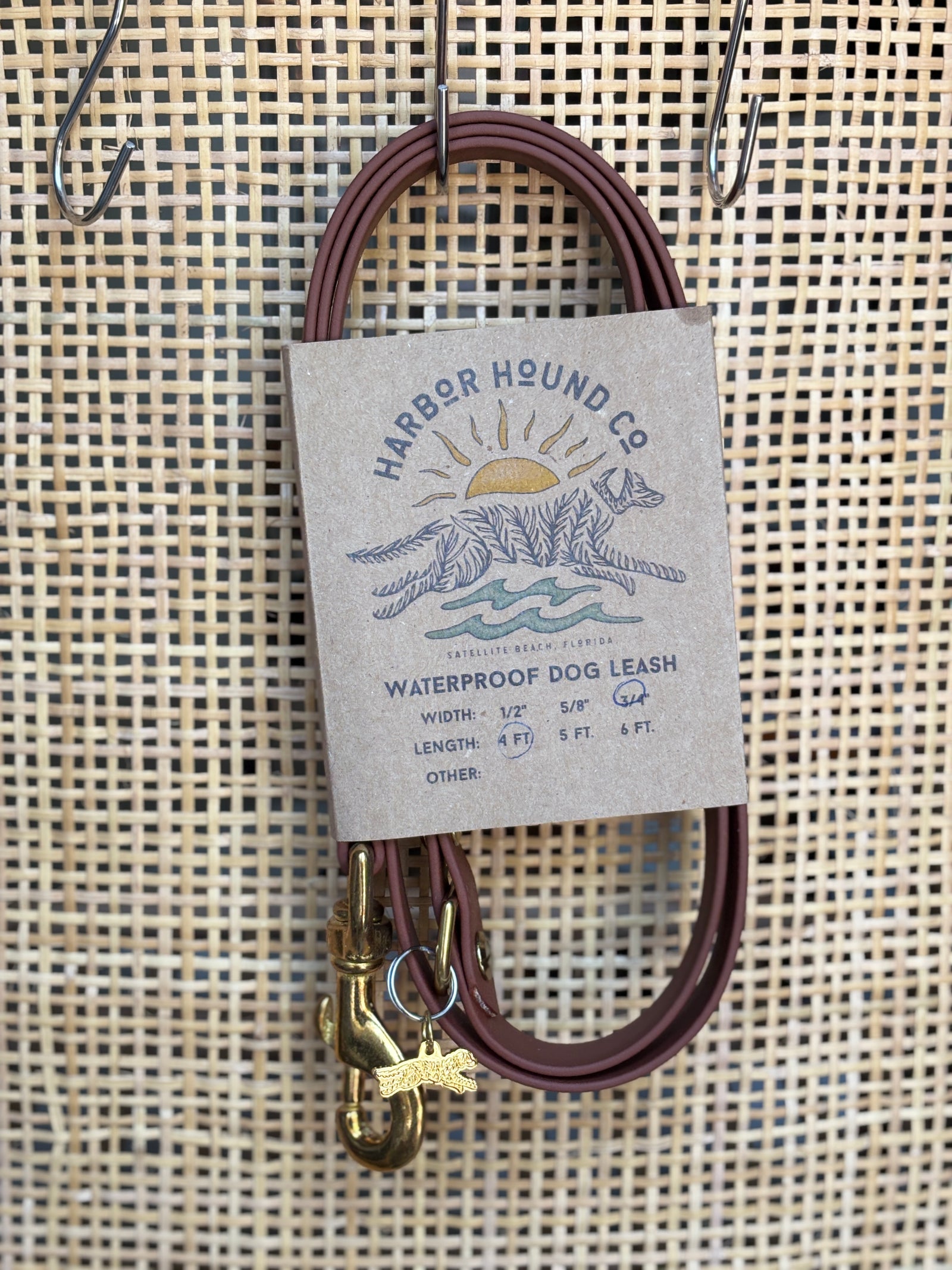 CHESTNUT Traditional Style Leashes