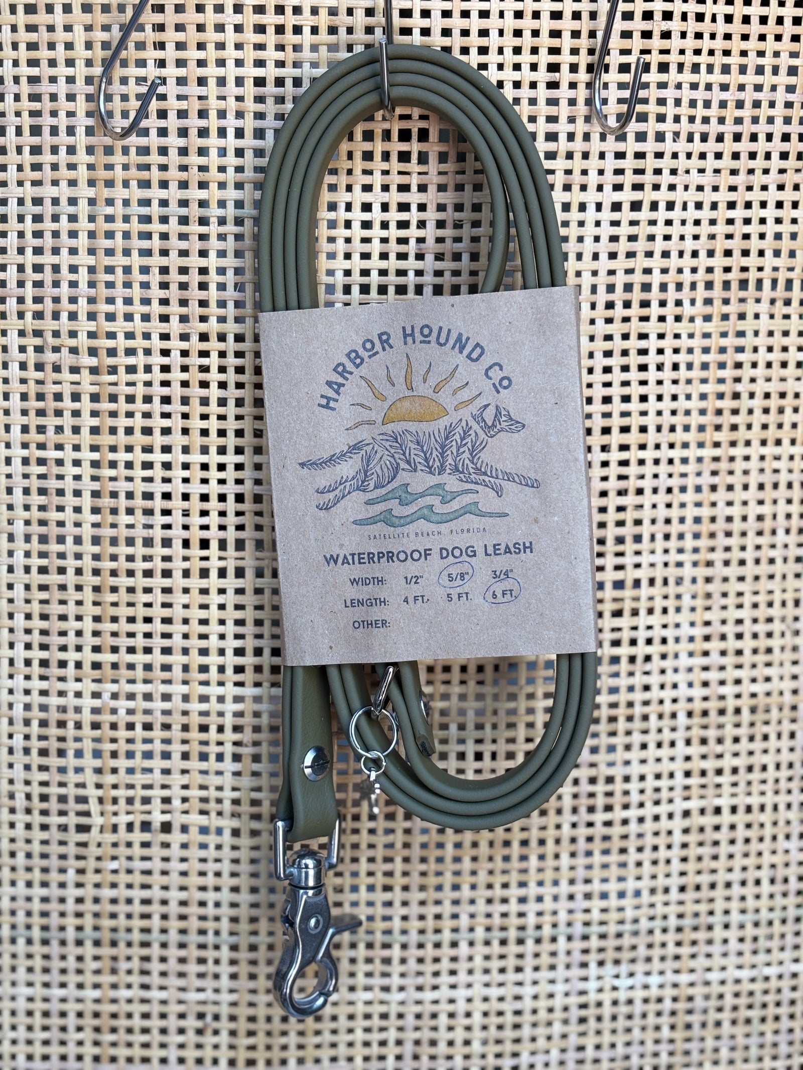 OLIVE Traditional Style Leashes