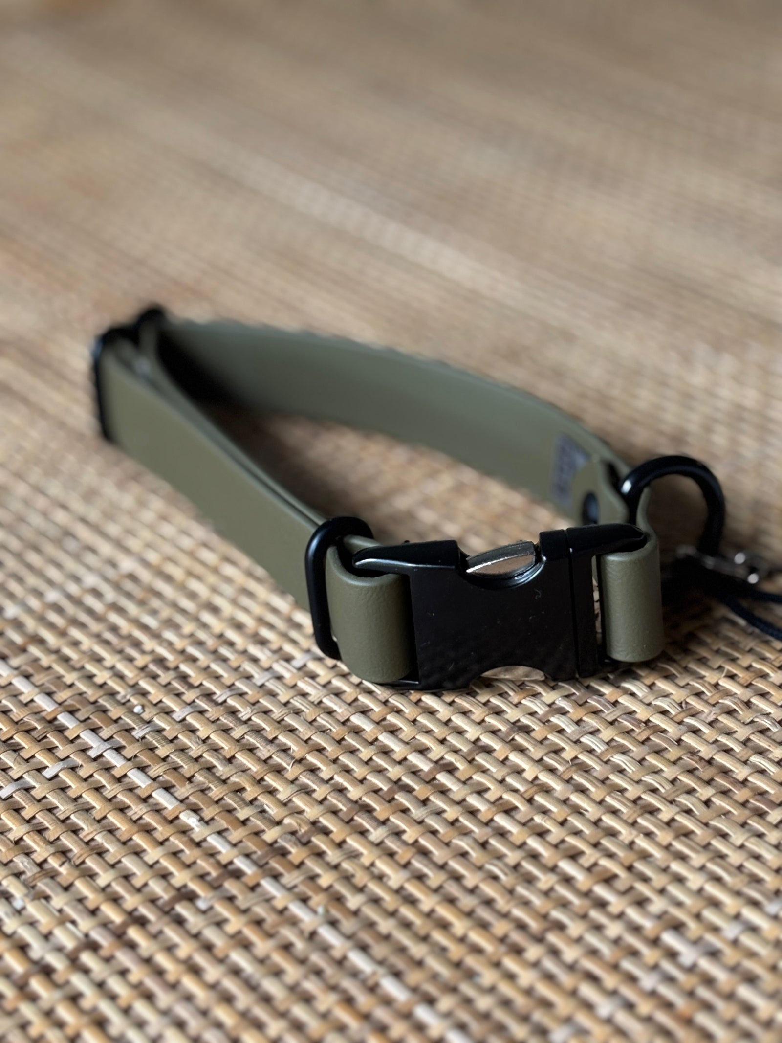 1" OLIVE, 14-19" Quick-release Buckle Collar