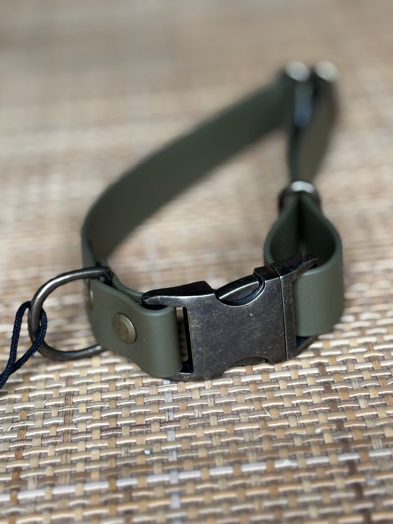 1" OLIVE, 18-25" Quick-release Buckle Collar