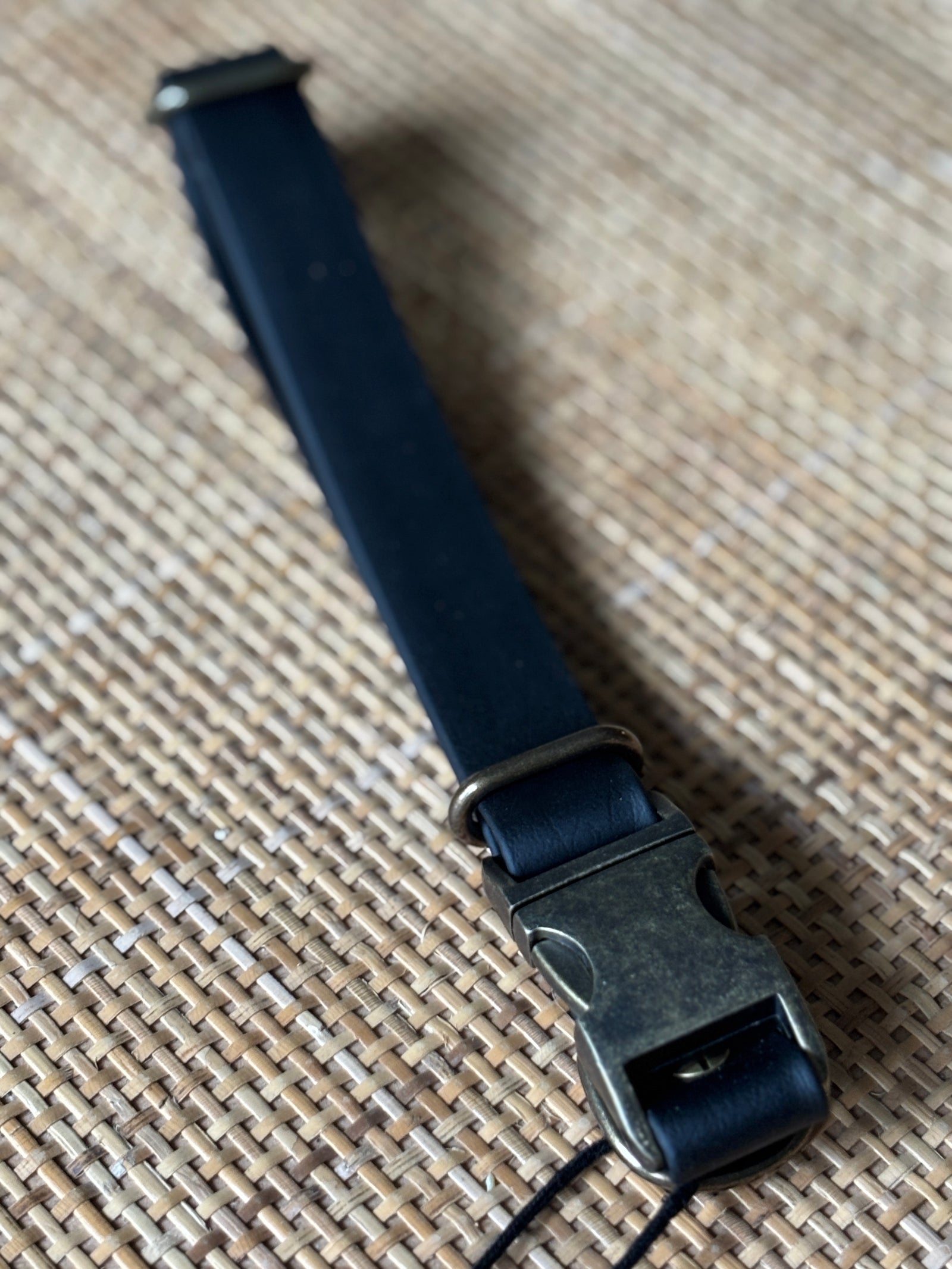1" BLACK, 18-25" Quick-release Buckle Collar